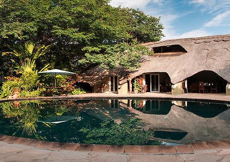 Bayete Guest Lodge Air Terjun Victoria Bagian luar foto