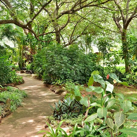 Bayete Guest Lodge Air Terjun Victoria Bagian luar foto