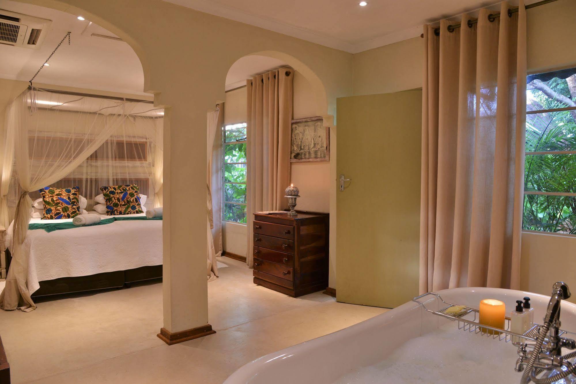 Bayete Guest Lodge Air Terjun Victoria Bagian luar foto