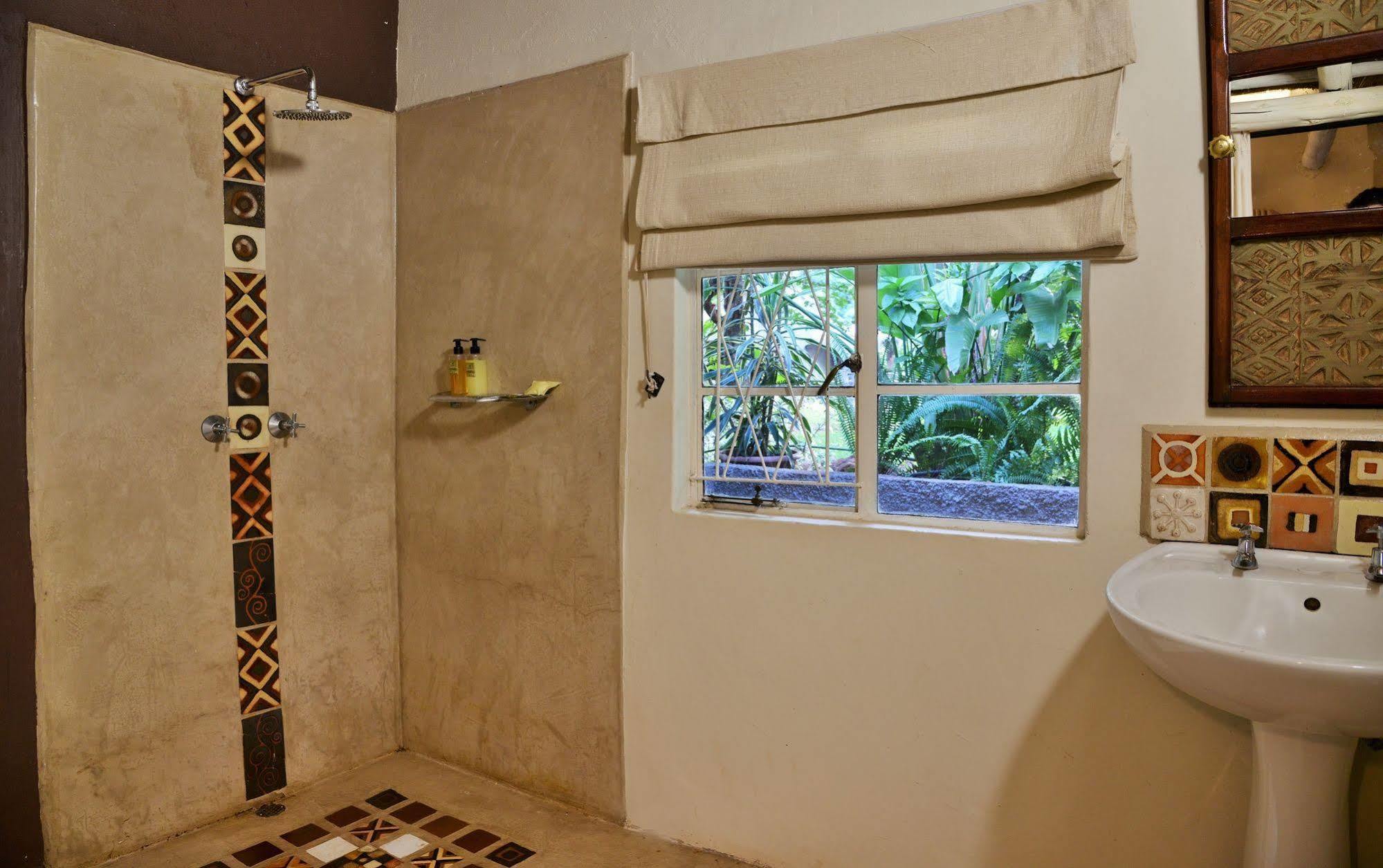 Bayete Guest Lodge Air Terjun Victoria Bagian luar foto