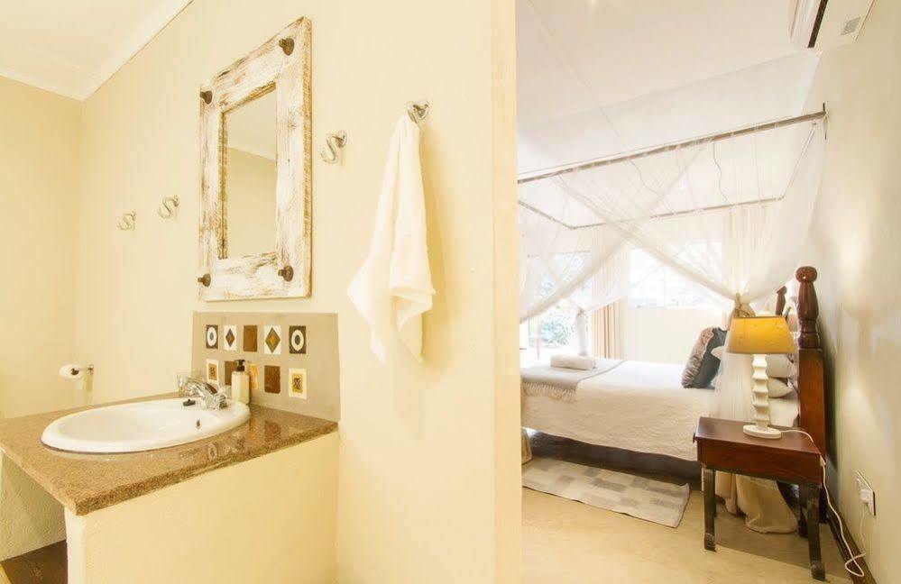 Bayete Guest Lodge Air Terjun Victoria Bagian luar foto
