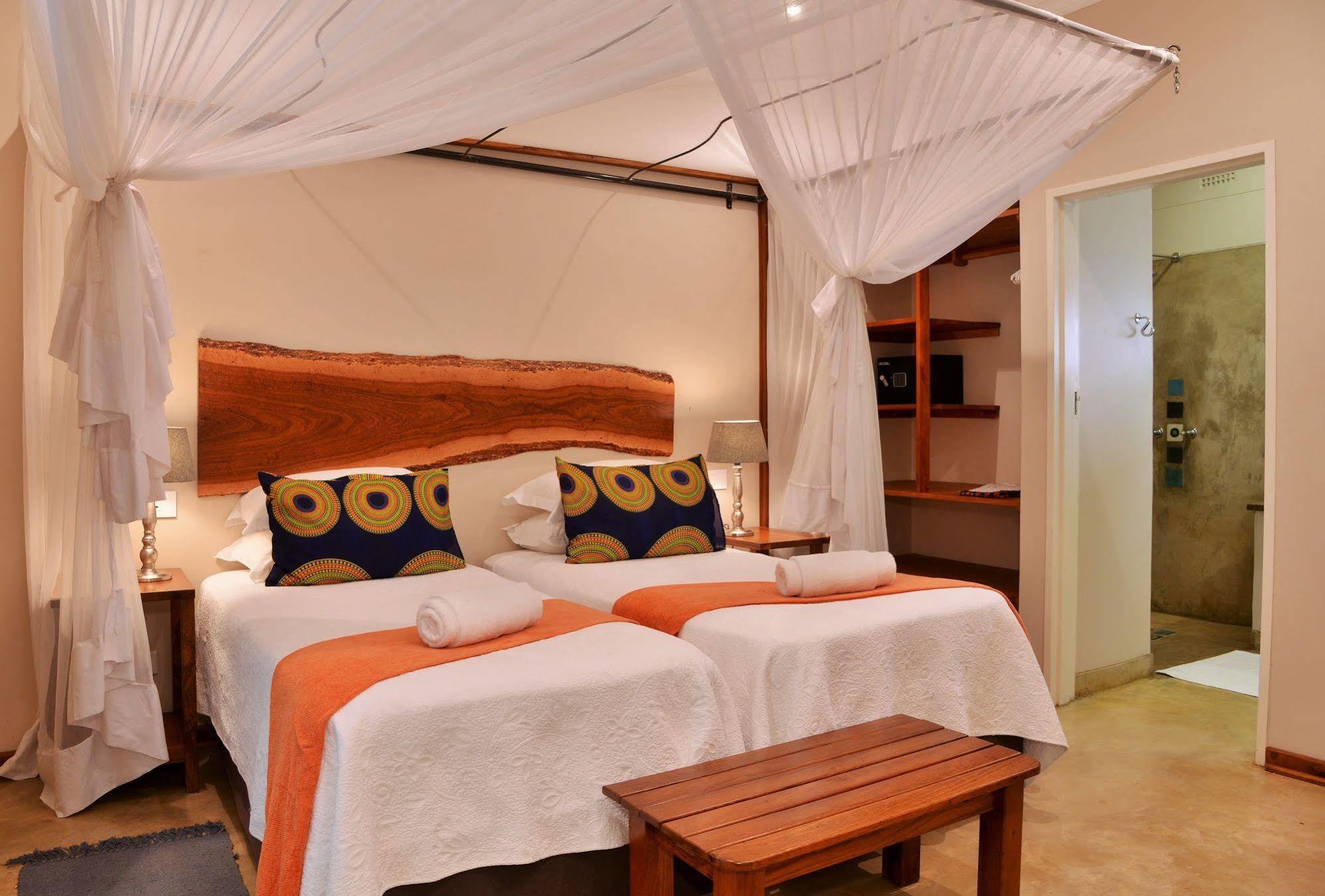 Bayete Guest Lodge Air Terjun Victoria Bagian luar foto