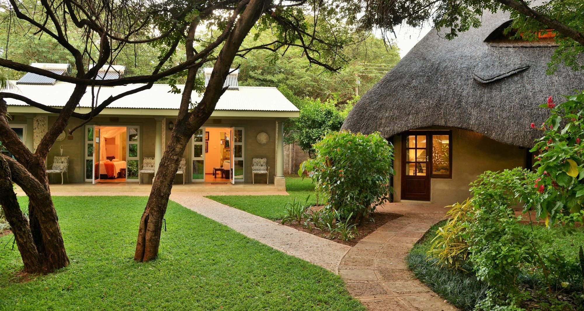 Bayete Guest Lodge Air Terjun Victoria Bagian luar foto
