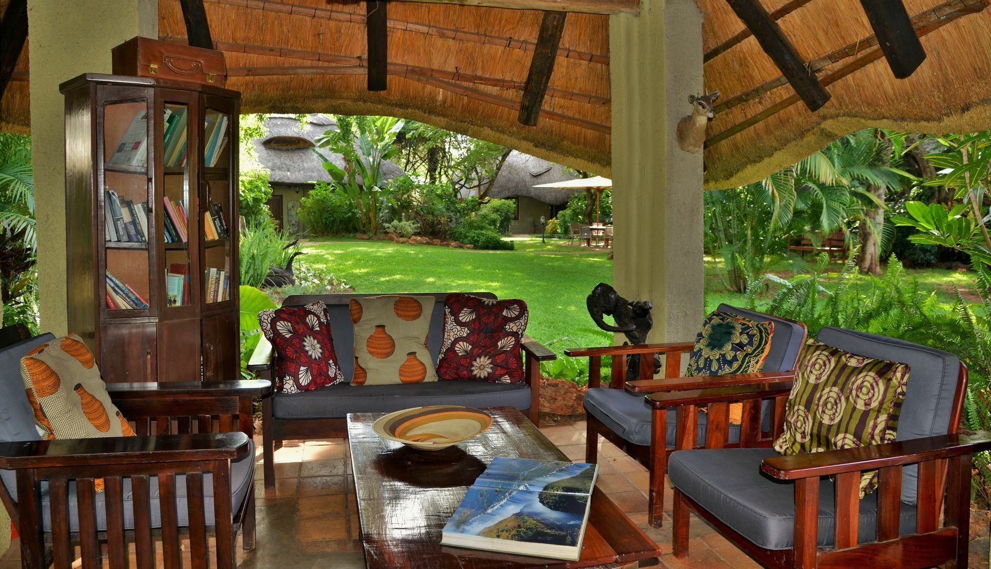 Bayete Guest Lodge Air Terjun Victoria Bagian luar foto