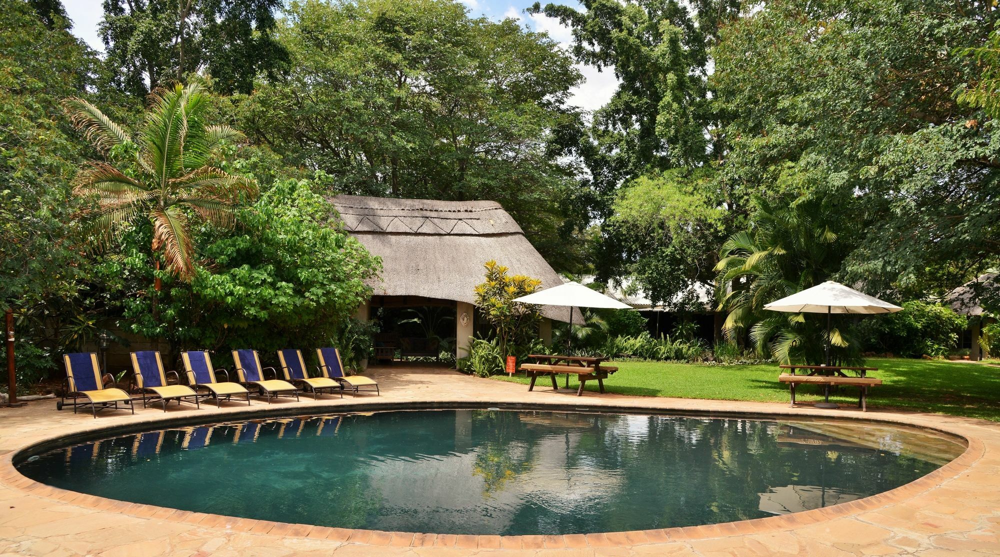 Bayete Guest Lodge Air Terjun Victoria Bagian luar foto